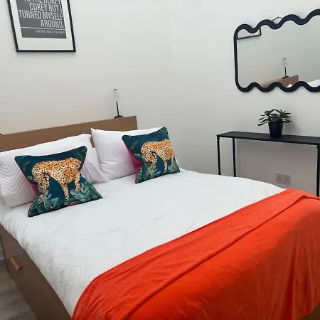 Pembroke Court * בריסטול