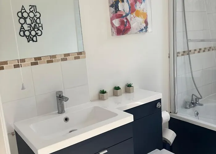 Pembroke Court * Bristol