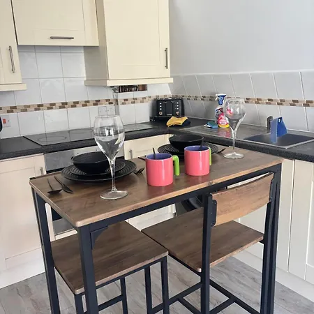 Pembroke Court Apartman *